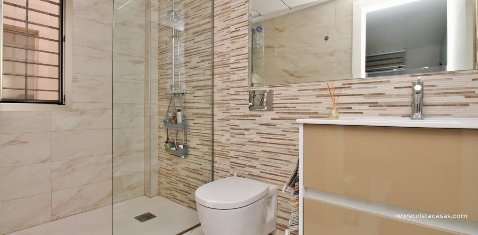 3 sovrum Villa till salu i Villamartin med pool - 375 000 € (Ref: 9719309)