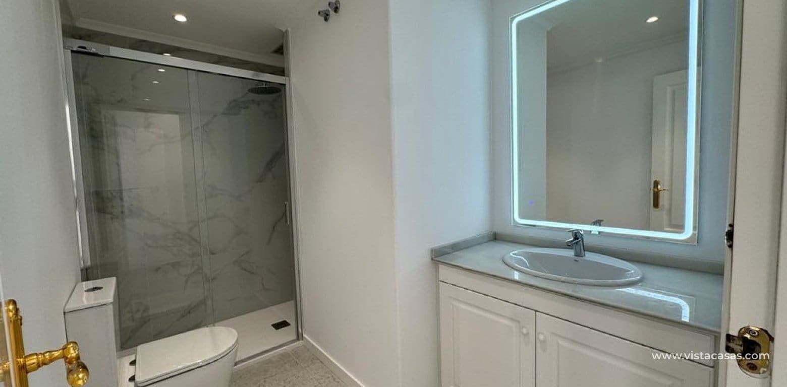 2 bedroom Apartment for sale in Villamartin - € 249,000 (Ref: 9723515)