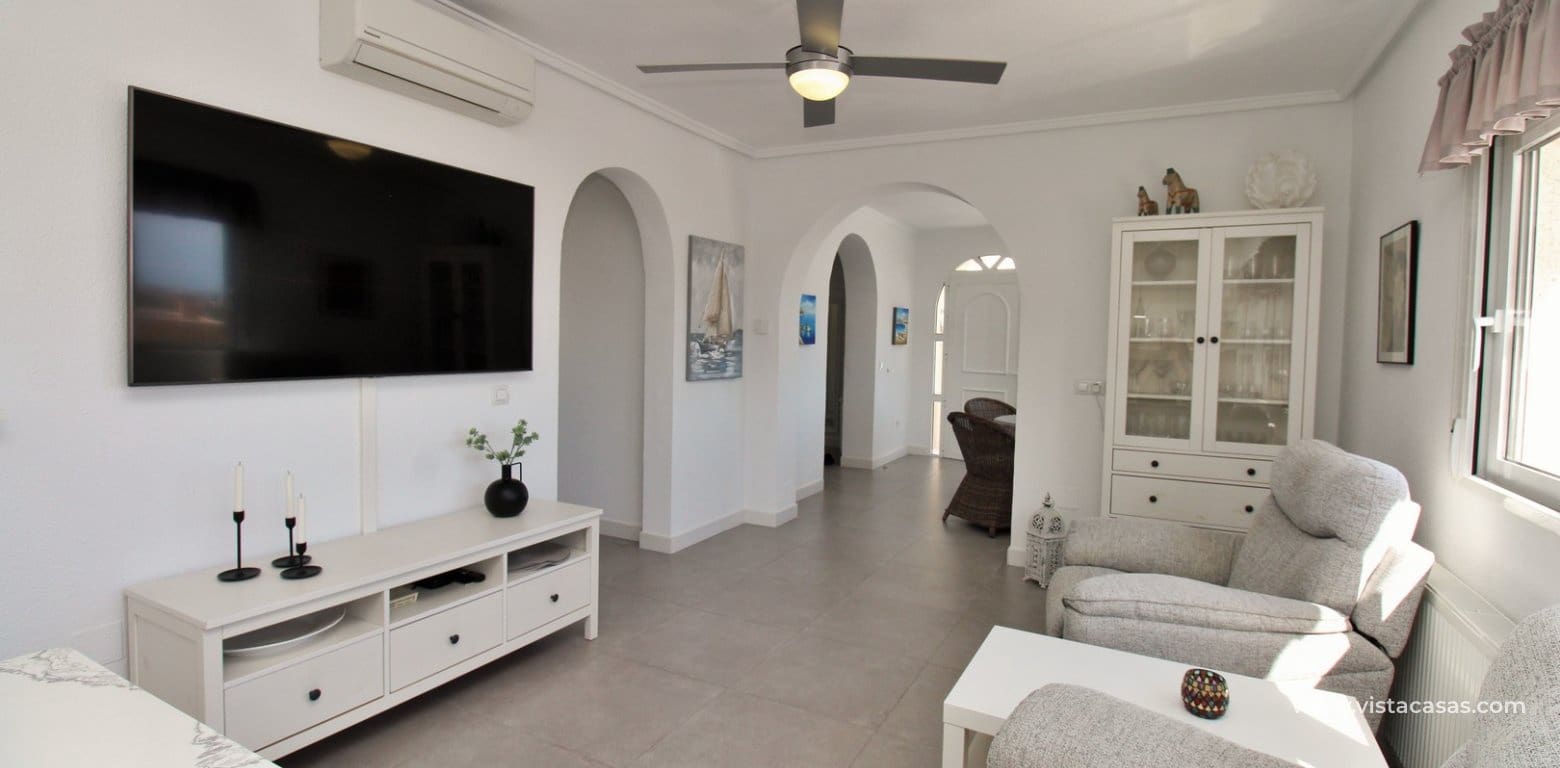 3 slaapkamer Villa te koop in Villamartin met zwembad - € 499.000 (Ref: 9729514)