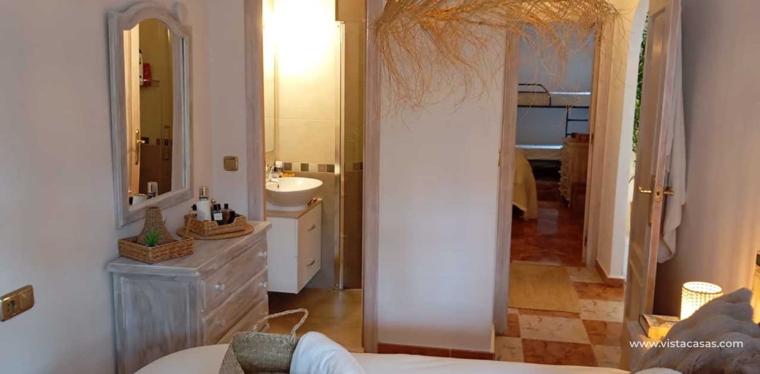 Apartamento de 2 habitaciones en Villamartin en venta - 149.995 € (Ref: 9735958)