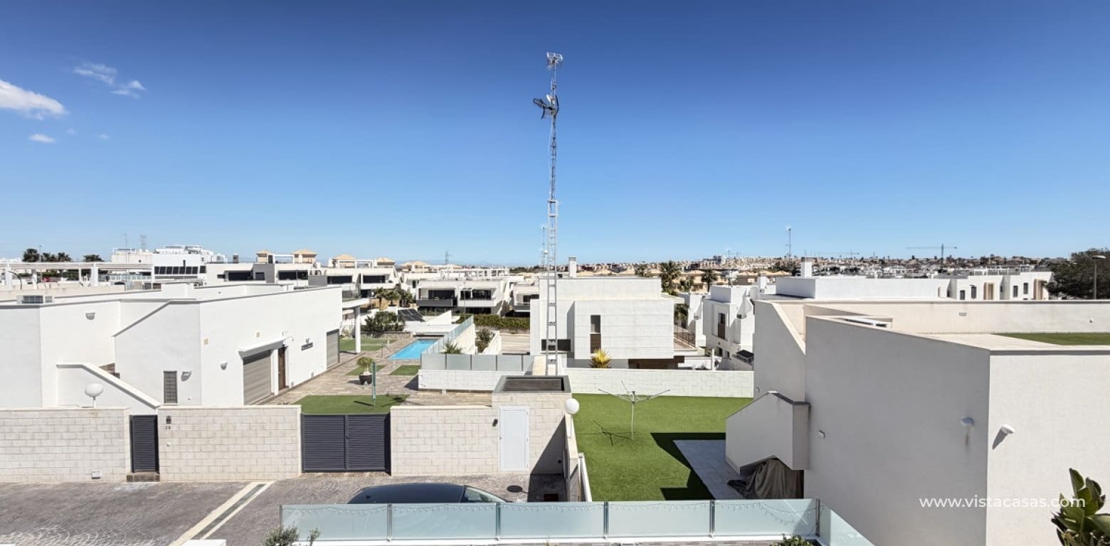 3 bedroom Villa for sale in Villamartin - € 460,000 (Ref: 9739100)