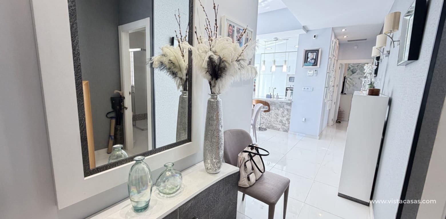 3 bedroom Villa for sale in Villamartin - € 460,000 (Ref: 9739100)