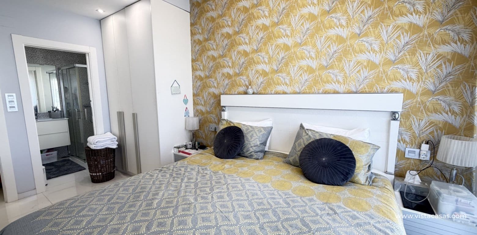 3 bedroom Villa for sale in Villamartin - € 460,000 (Ref: 9739100)