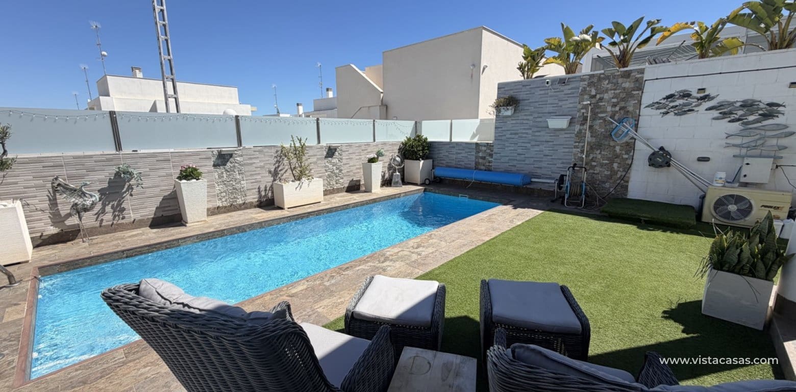 3 bedroom Villa for sale in Villamartin - € 460,000 (Ref: 9739100)