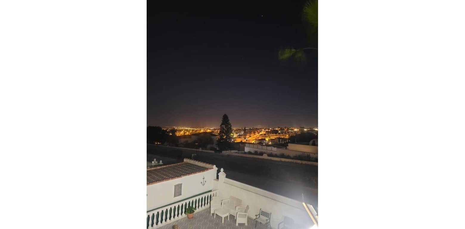 Chalet de 2 habitaciones en Villamartin en venta - 390.000 € (Ref: 9742163)