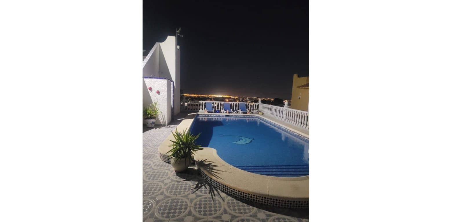 Chalet de 2 habitaciones en Villamartin en venta - 390.000 € (Ref: 9742163)