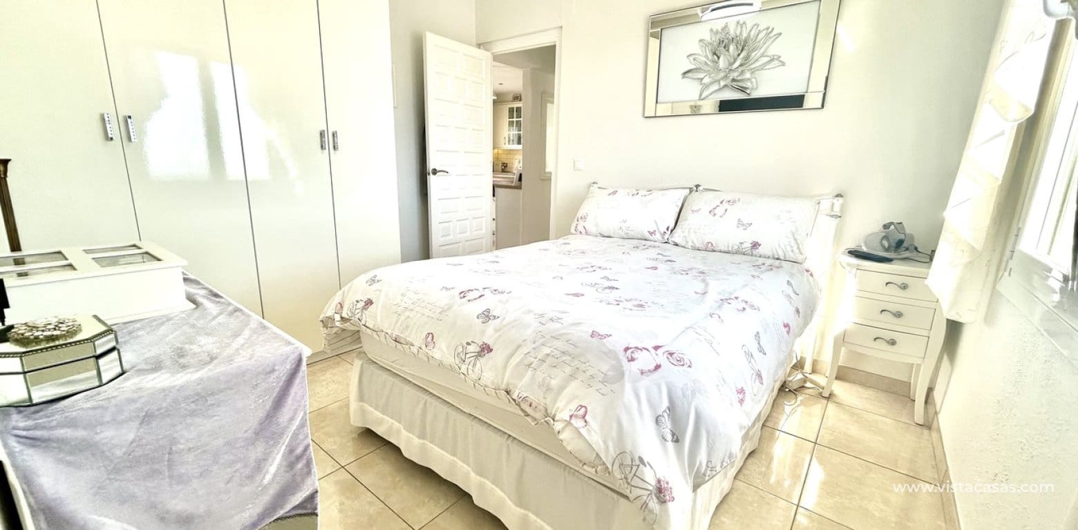 Chalet de 2 habitaciones en Villamartin en venta - 390.000 € (Ref: 9742163)