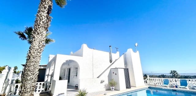 Chalet de 2 habitaciones en Villamartin, Orihuela en venta - 390.000 € (Ref: 9742163)