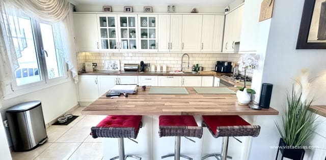 Chalet de 2 habitaciones en Villamartin, Orihuela en venta - 390.000 € (Ref: 9742163)