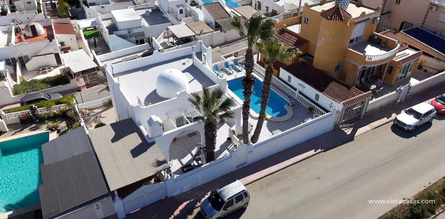 Chalet de 2 habitaciones en Villamartin en venta - 390.000 € (Ref: 9742163)