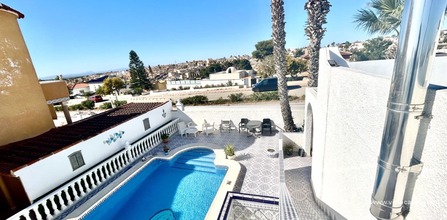 Chalet de 2 habitaciones en Villamartin en venta - 390.000 € (Ref: 9742163)