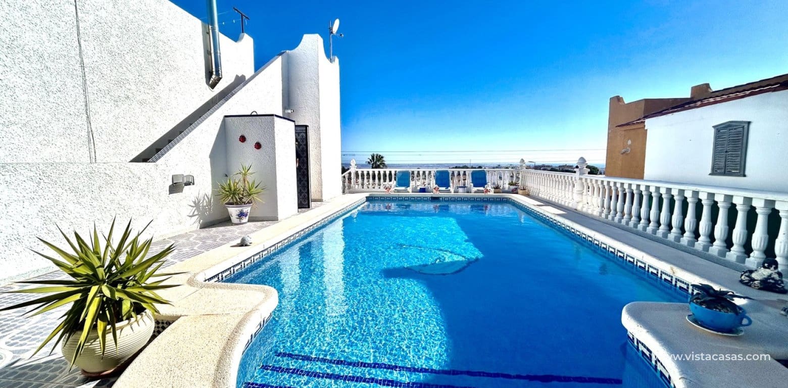 Chalet de 2 habitaciones en Villamartin en venta - 390.000 € (Ref: 9742163)