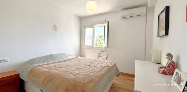 Apartamento de 2 habitaciones en Villamartin, Orihuela en venta - 245.000 € (Ref: 9752312)