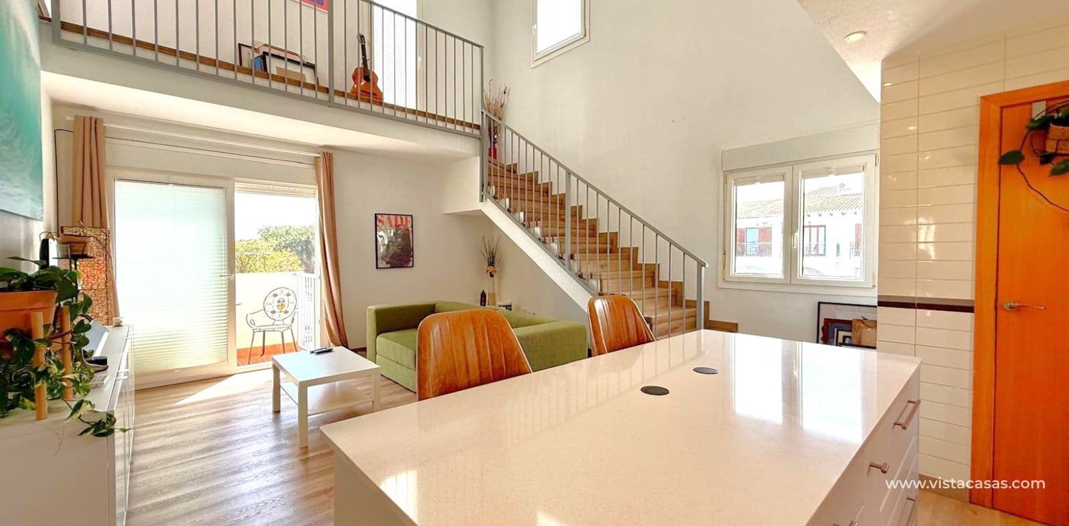 Apartamento de 2 habitaciones en Villamartin en venta - 245.000 € (Ref: 9752312)