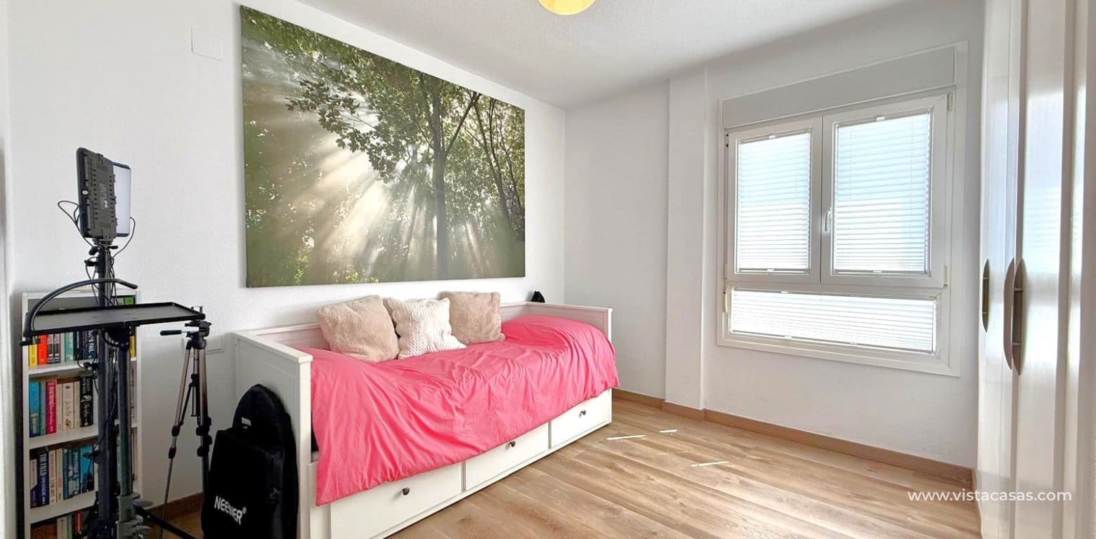 Apartamento de 2 habitaciones en Villamartin en venta - 245.000 € (Ref: 9752312)