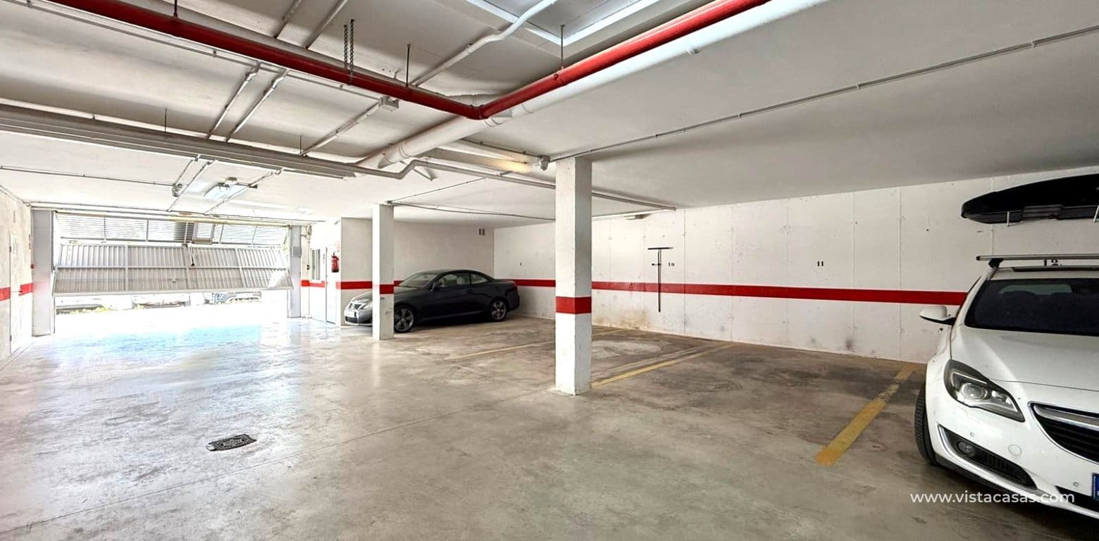 Apartamento de 2 habitaciones en Villamartin en venta - 245.000 € (Ref: 9752312)