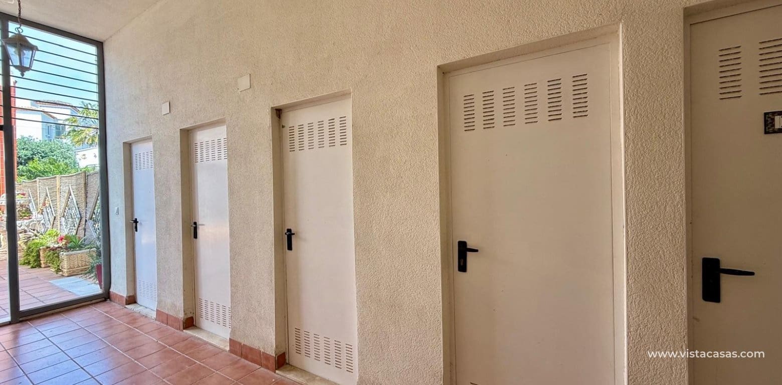 Apartamento de 2 habitaciones en Villamartin en venta - 245.000 € (Ref: 9752312)