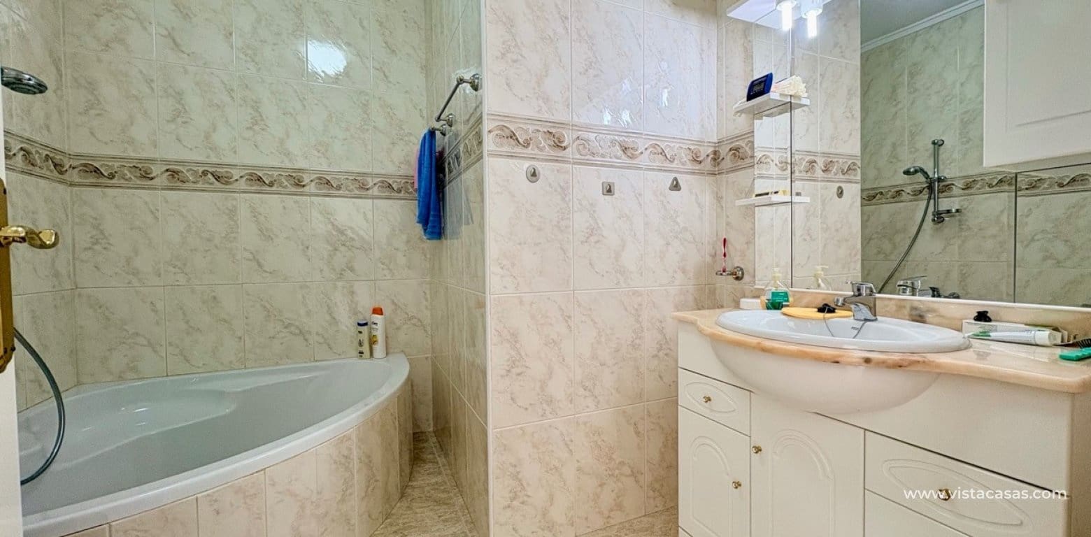 2 makuuhuone Omakotitalo myytävänä paikassa Ciudad Quesada - 185 000 € (Ref: 9764766)