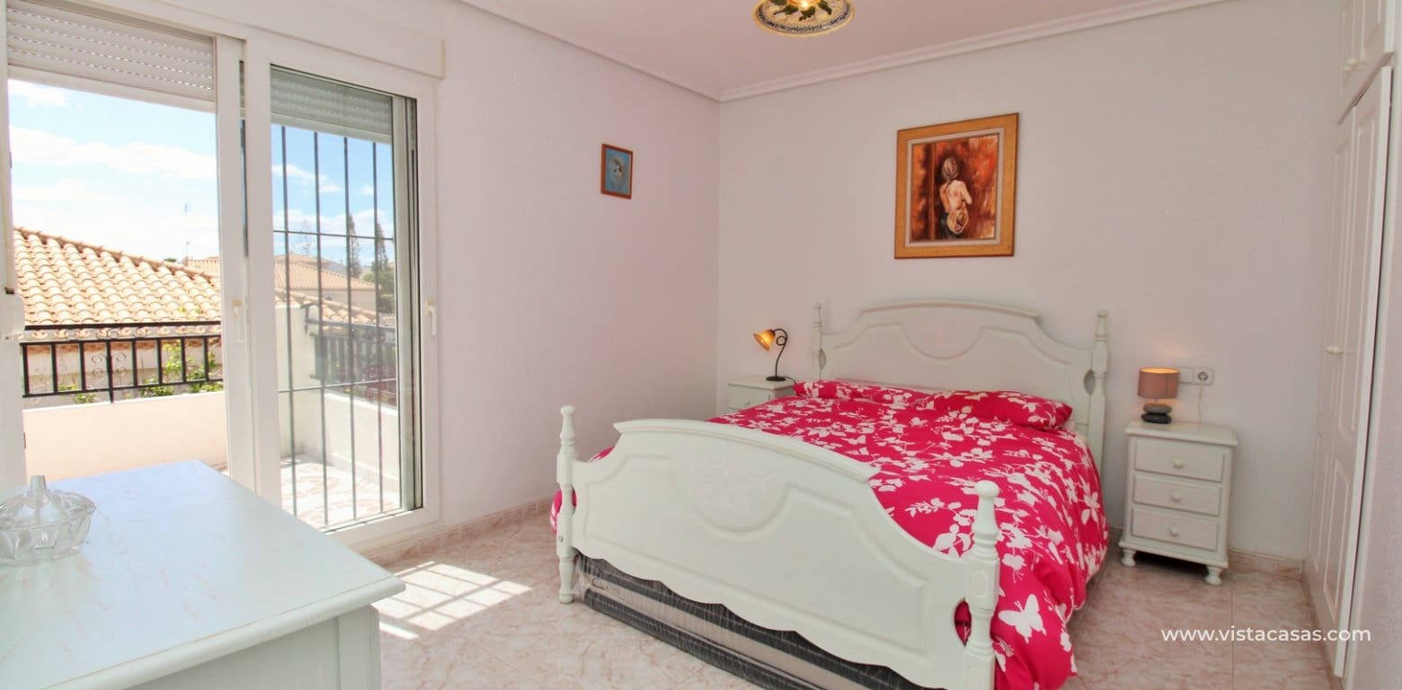 Casa de 3 habitaciones en Playa Flamenca en venta con piscina - 249.950 € (Ref: 9770200)