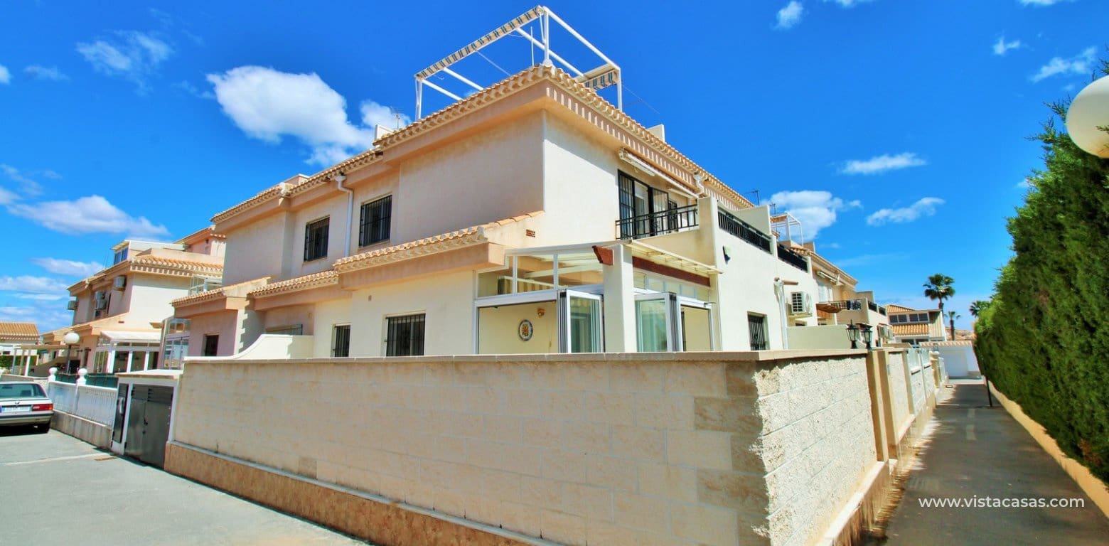 Casa de 3 habitaciones en Playa Flamenca en venta con piscina - 249.950 € (Ref: 9770200)
