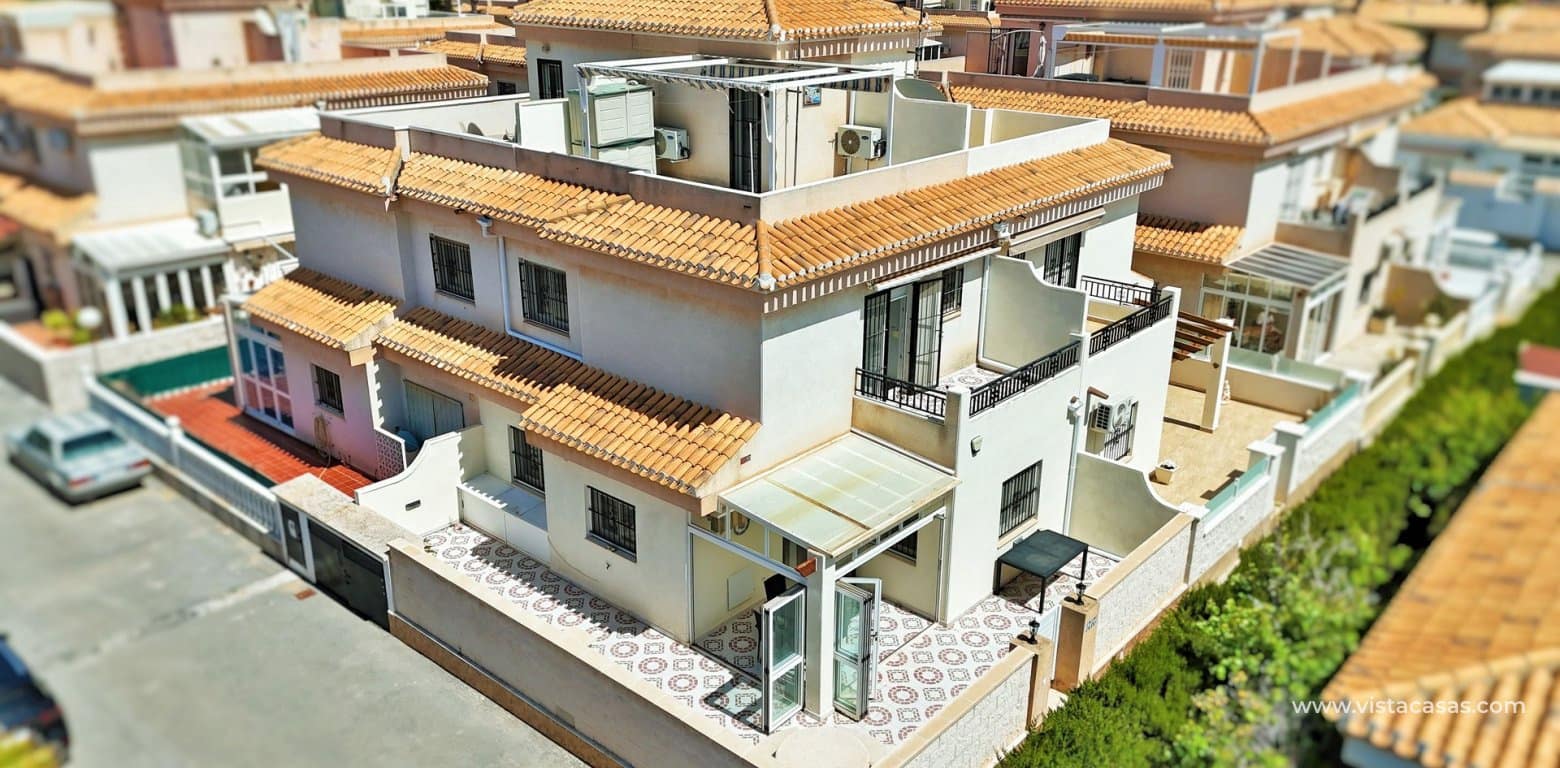 Casa de 3 habitaciones en Playa Flamenca en venta con piscina - 249.950 € (Ref: 9770200)