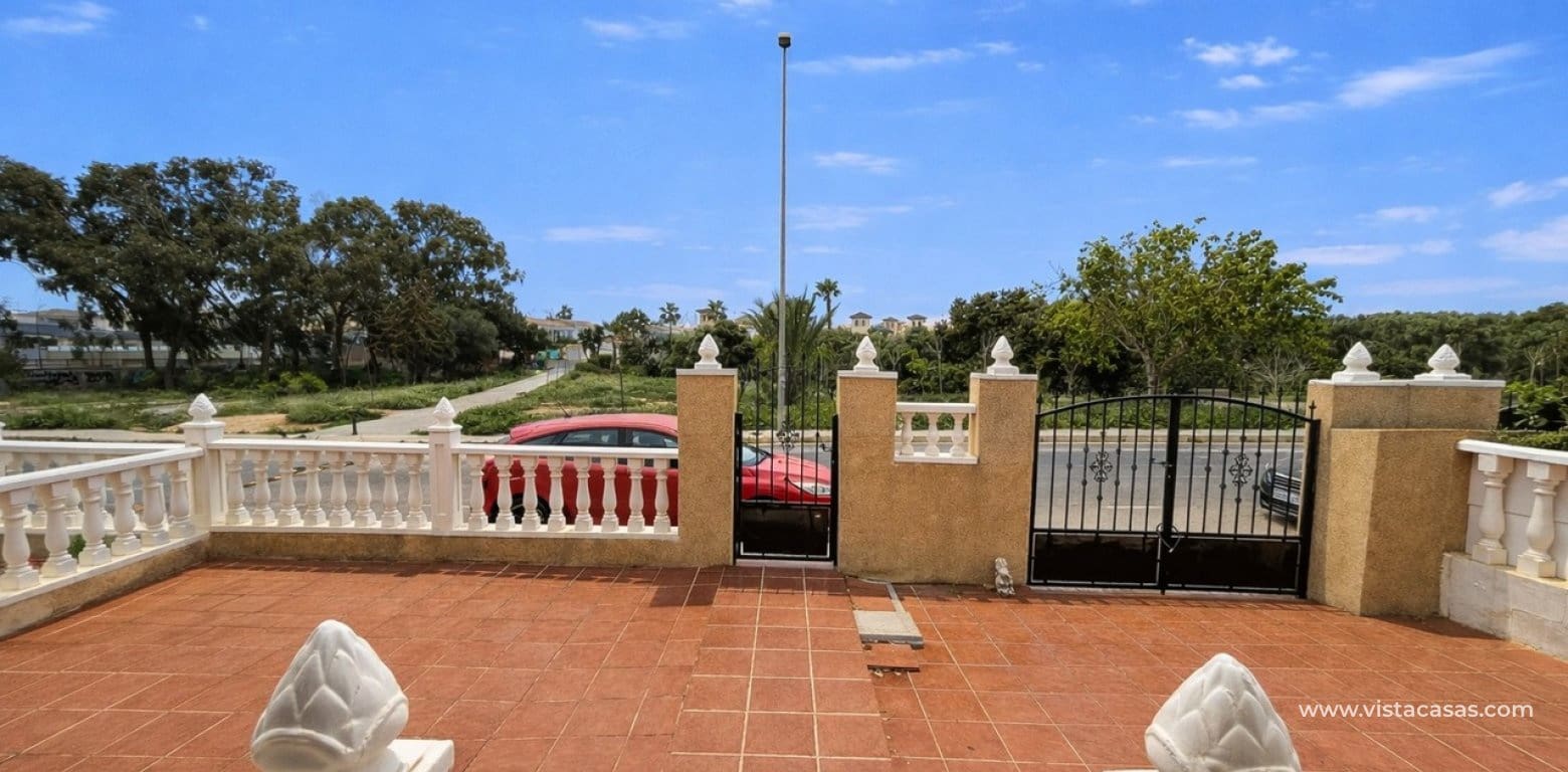 Casa de 3 habitaciones en Cabo Roig en venta - 220.000 € (Ref: 9770889)