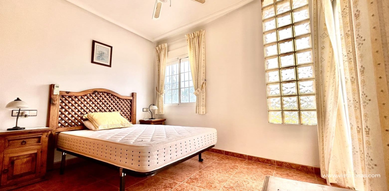 Casa de 3 habitaciones en Cabo Roig en venta - 220.000 € (Ref: 9770889)