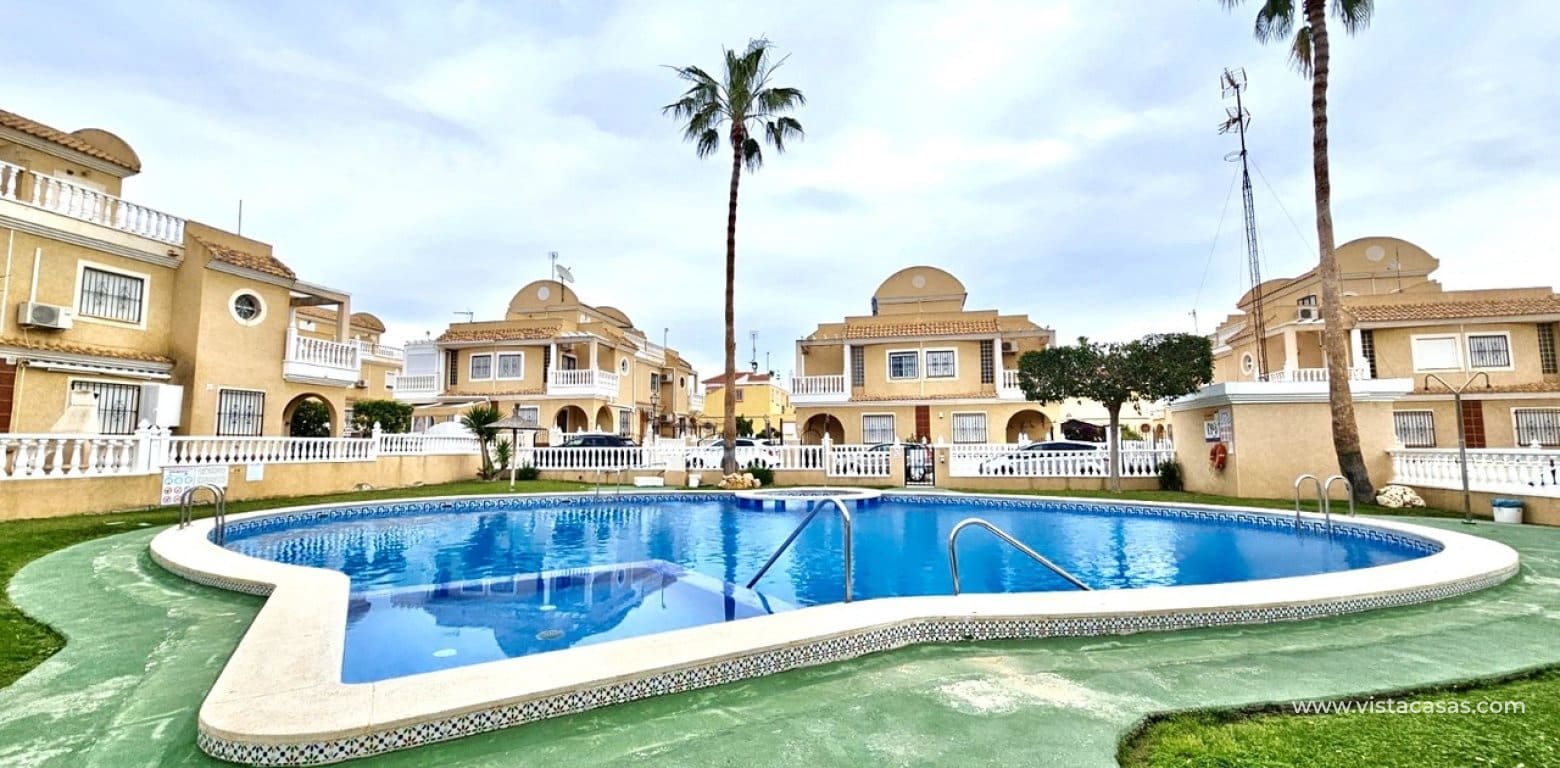 Casa de 3 habitaciones en Cabo Roig en venta - 220.000 € (Ref: 9770889)