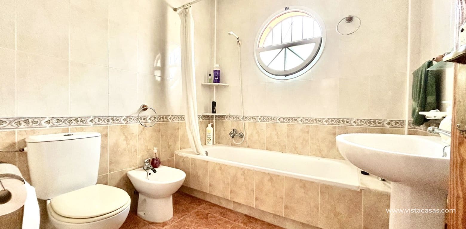 Casa de 3 habitaciones en Cabo Roig en venta - 220.000 € (Ref: 9770889)