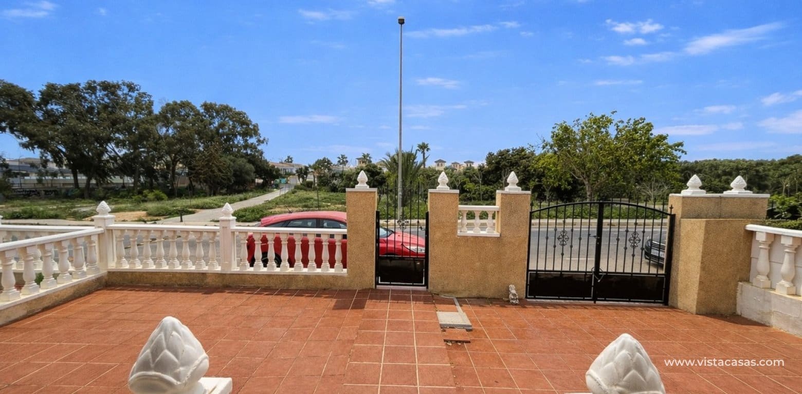 Casa de 3 habitaciones en Cabo Roig en venta - 220.000 € (Ref: 9770889)