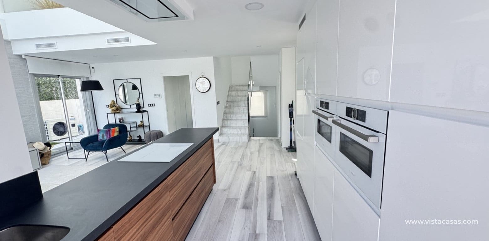 4 slaapkamer Villa te koop in Cabo Roig - € 649.000 (Ref: 9773426)