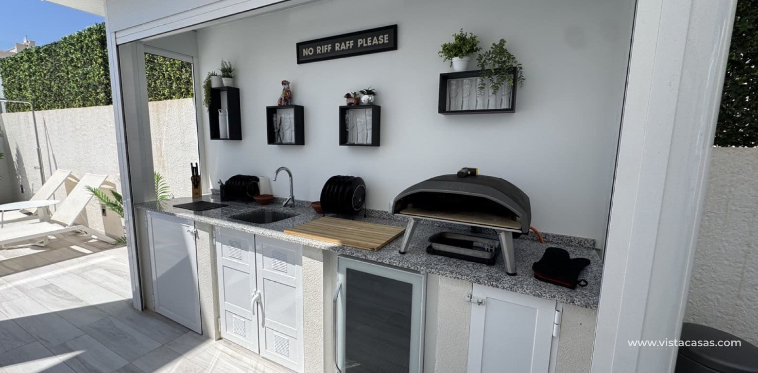 4 slaapkamer Villa te koop in Cabo Roig - € 649.000 (Ref: 9773426)