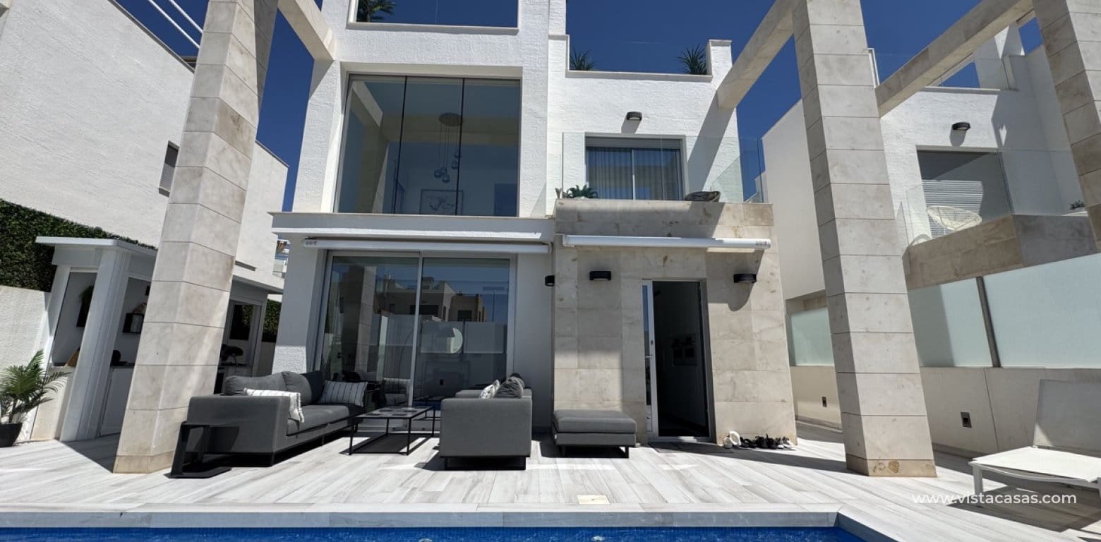 4 slaapkamer Villa te koop in Cabo Roig - € 649.000 (Ref: 9773426)