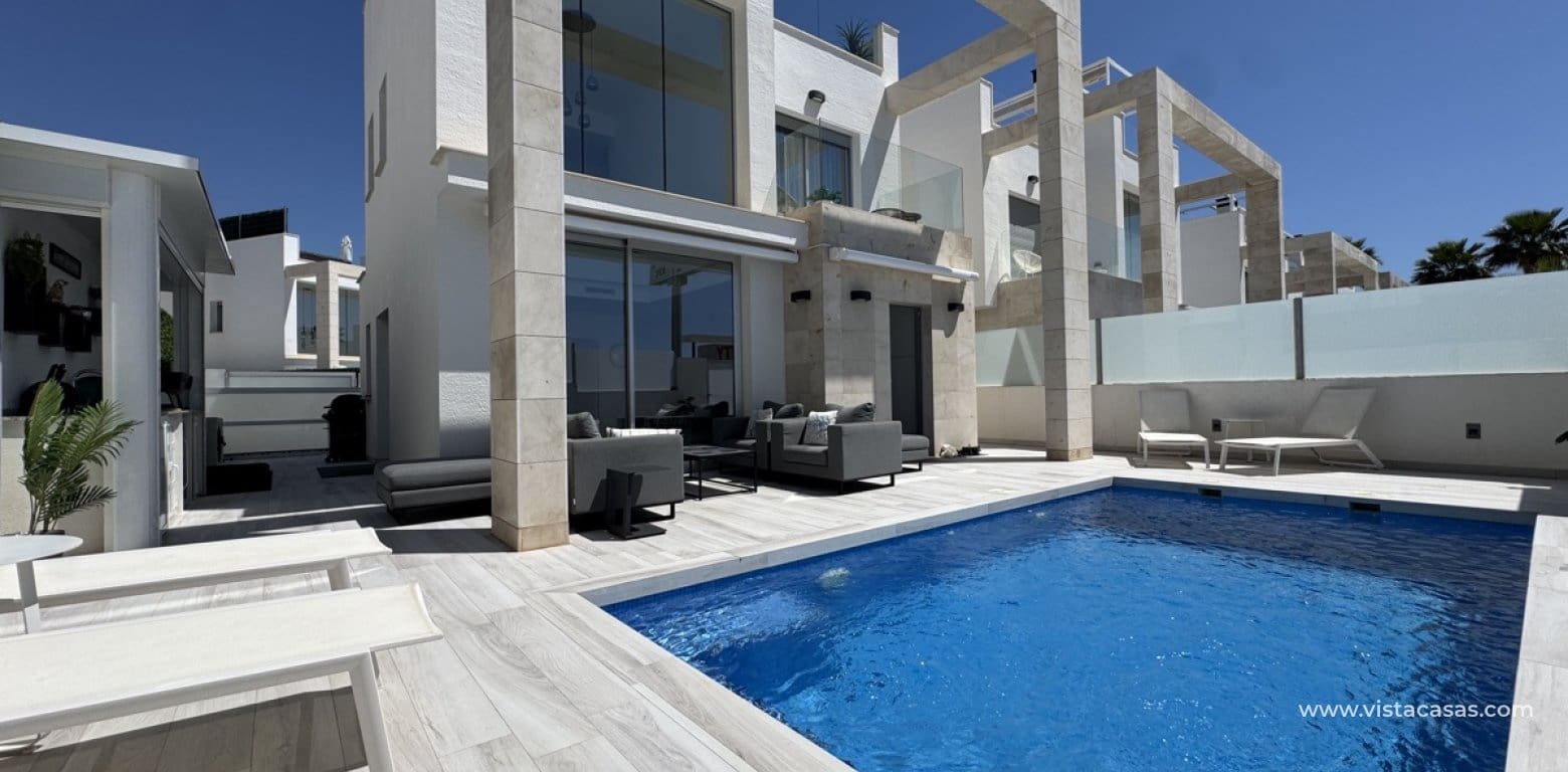 4 slaapkamer Villa te koop in Cabo Roig - € 649.000 (Ref: 9773426)