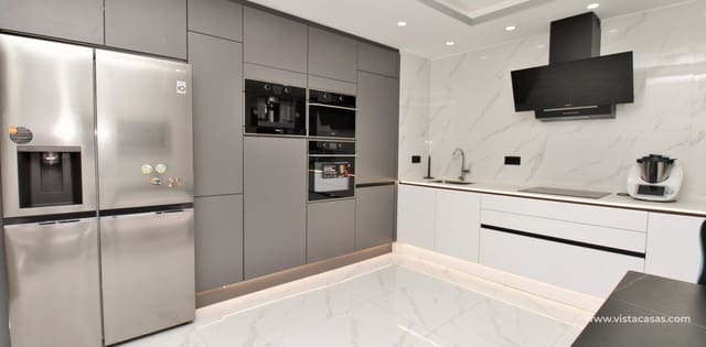 3 chambre Appartement à vendre à Torrevieja - 240 000 € (Ref: 9777109)