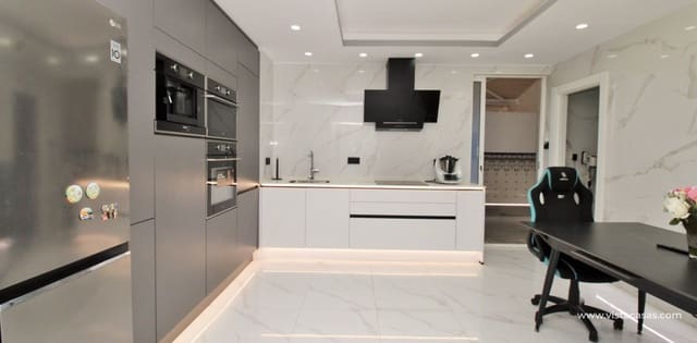 3 chambre Appartement à vendre à Torrevieja - 240 000 € (Ref: 9777109)