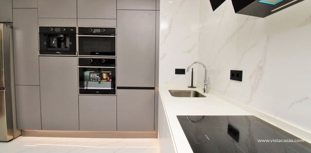 3 chambre Appartement à vendre à Torrevieja - 240 000 € (Ref: 9777109)