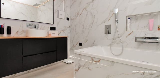 3 chambre Appartement à vendre à Torrevieja - 240 000 € (Ref: 9777109)