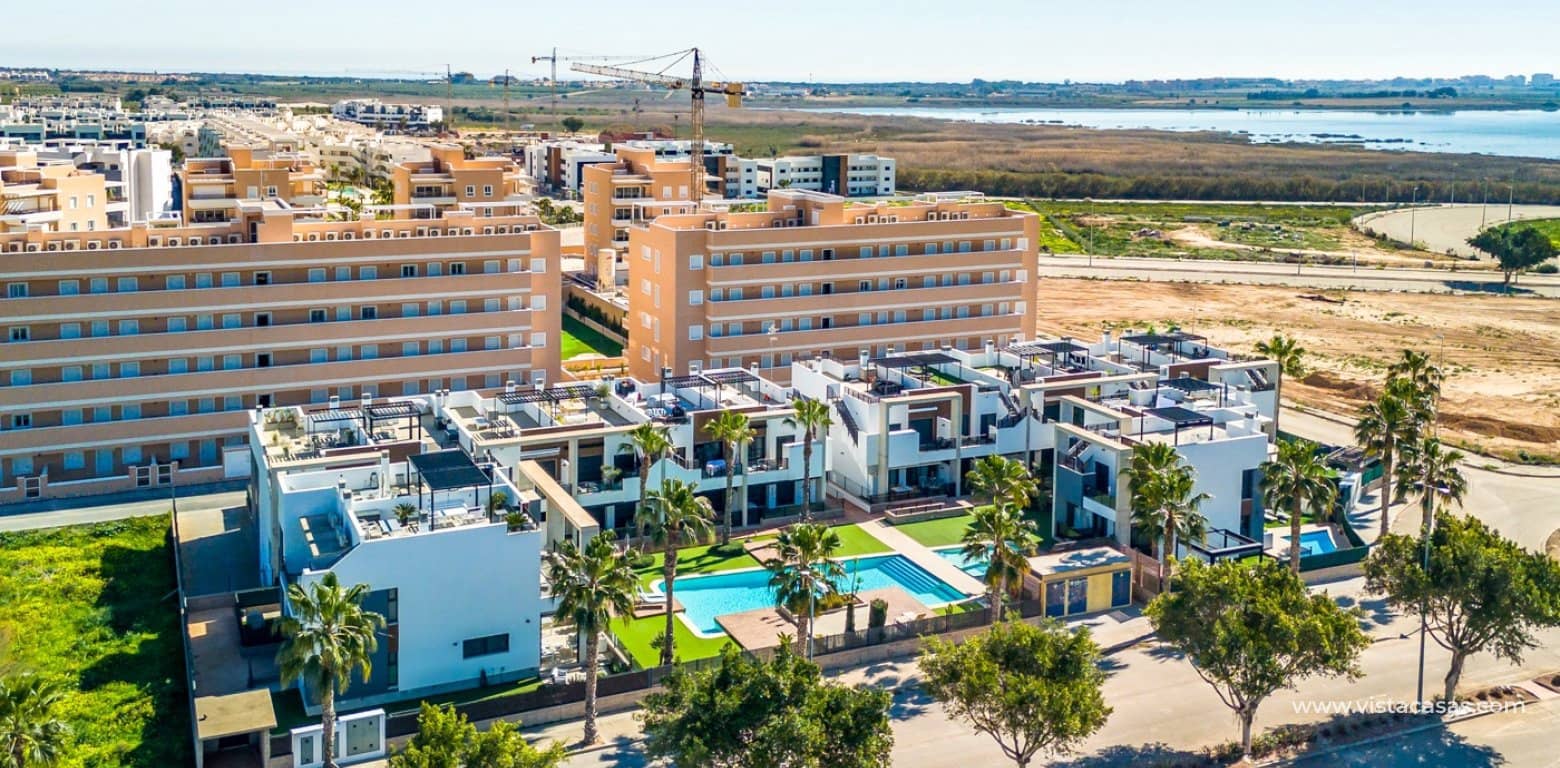 2 bedroom Apartment for sale in El Raso - € 265,000 (Ref: 9780789)