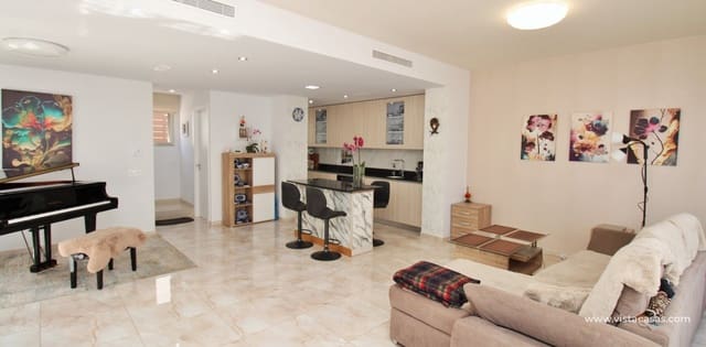 3 slaapkamer Villa te koop in Villamartin, Orihuela met zwembad - € 469.000 (Ref: 9782853)