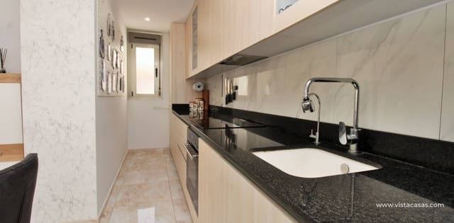 3 slaapkamer Villa te koop in Villamartin, Orihuela met zwembad - € 469.000 (Ref: 9782853)