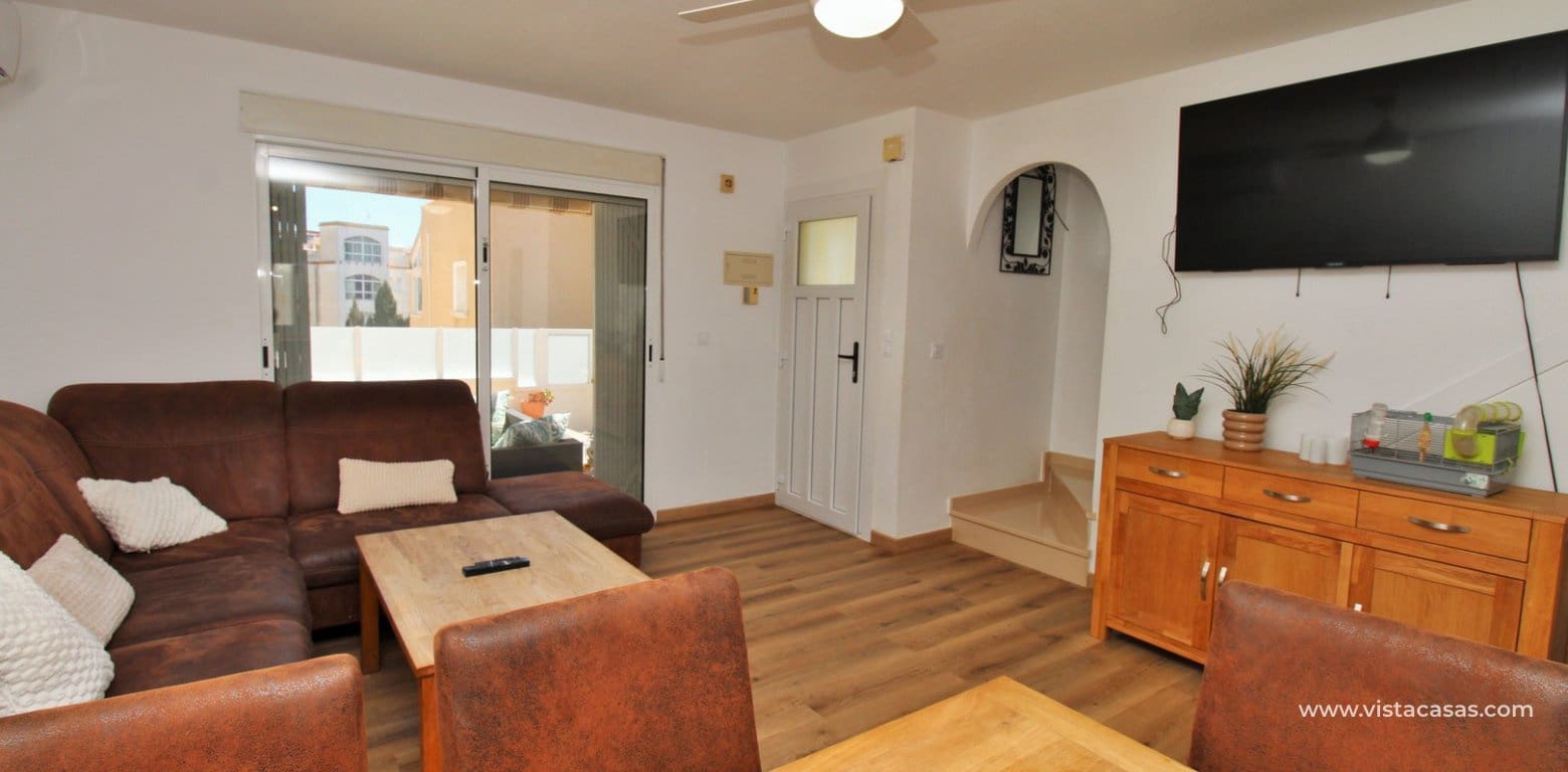 3 Zimmer Haus zu verkaufen in Villamartin mit Pool - 219.000 € (Ref: 9784461)