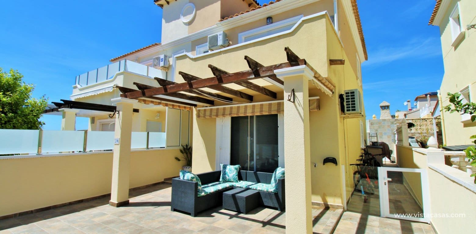 3 Zimmer Haus zu verkaufen in Villamartin mit Pool - 219.000 € (Ref: 9784461)