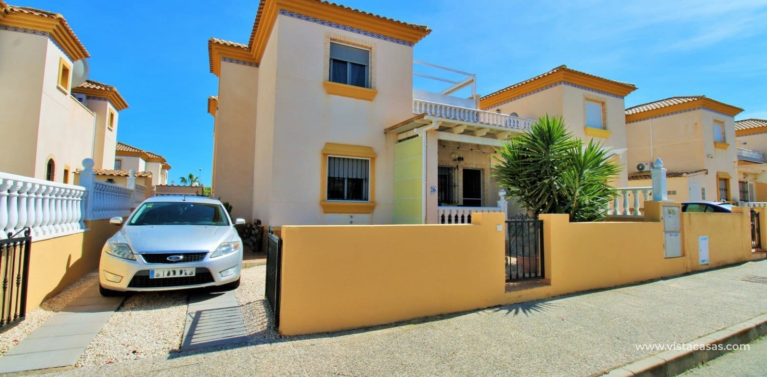 3 bedroom Townhouse for sale in Villamartin with pool - € 199,950 (Ref: 9787565)