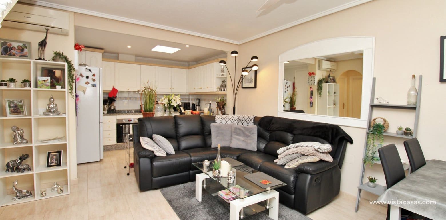 3 bedroom Townhouse for sale in Villamartin with pool - € 199,950 (Ref: 9787565)