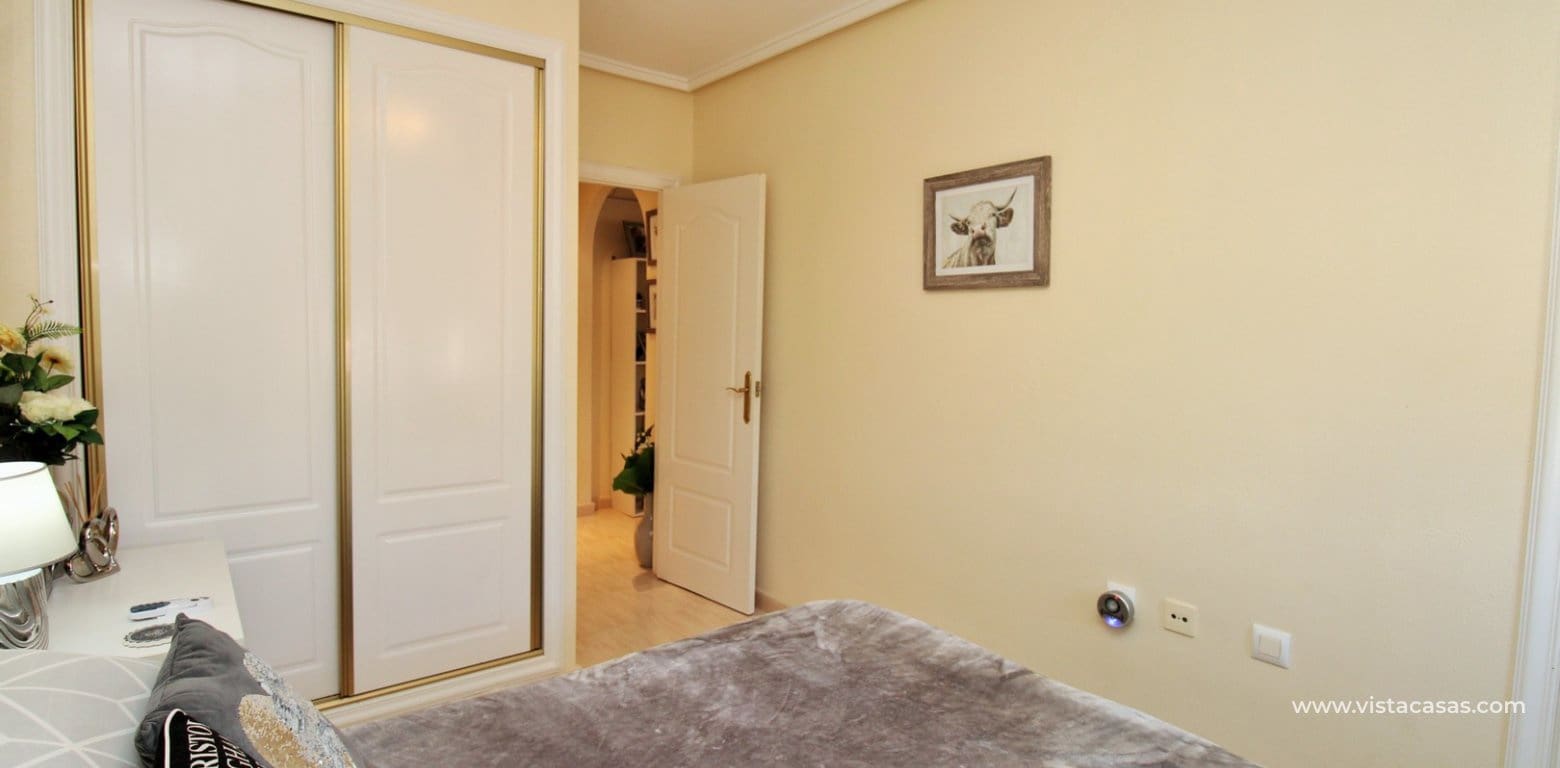 3 bedroom Townhouse for sale in Villamartin with pool - € 199,950 (Ref: 9787565)