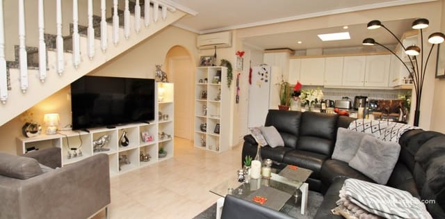 3 bedroom Townhouse for sale in Villamartin, Orihuela with pool - € 199,950 (Ref: 9787565)