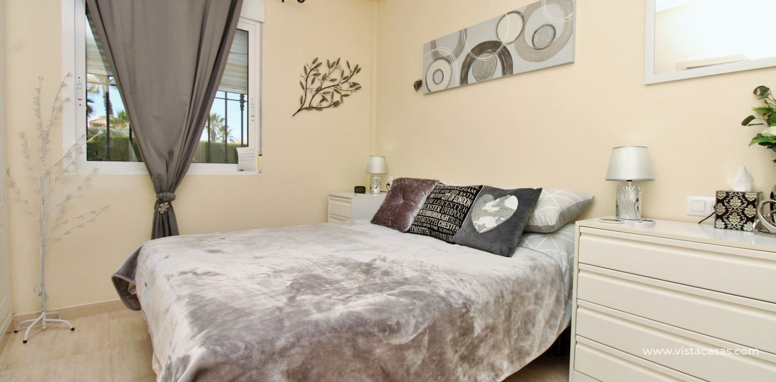 3 bedroom Townhouse for sale in Villamartin with pool - € 199,950 (Ref: 9787565)