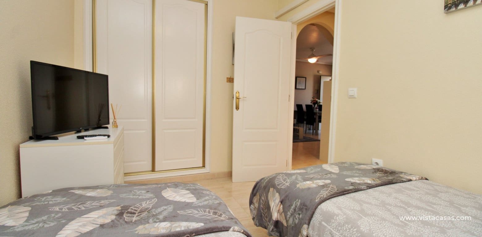 3 bedroom Townhouse for sale in Villamartin with pool - € 199,950 (Ref: 9787565)