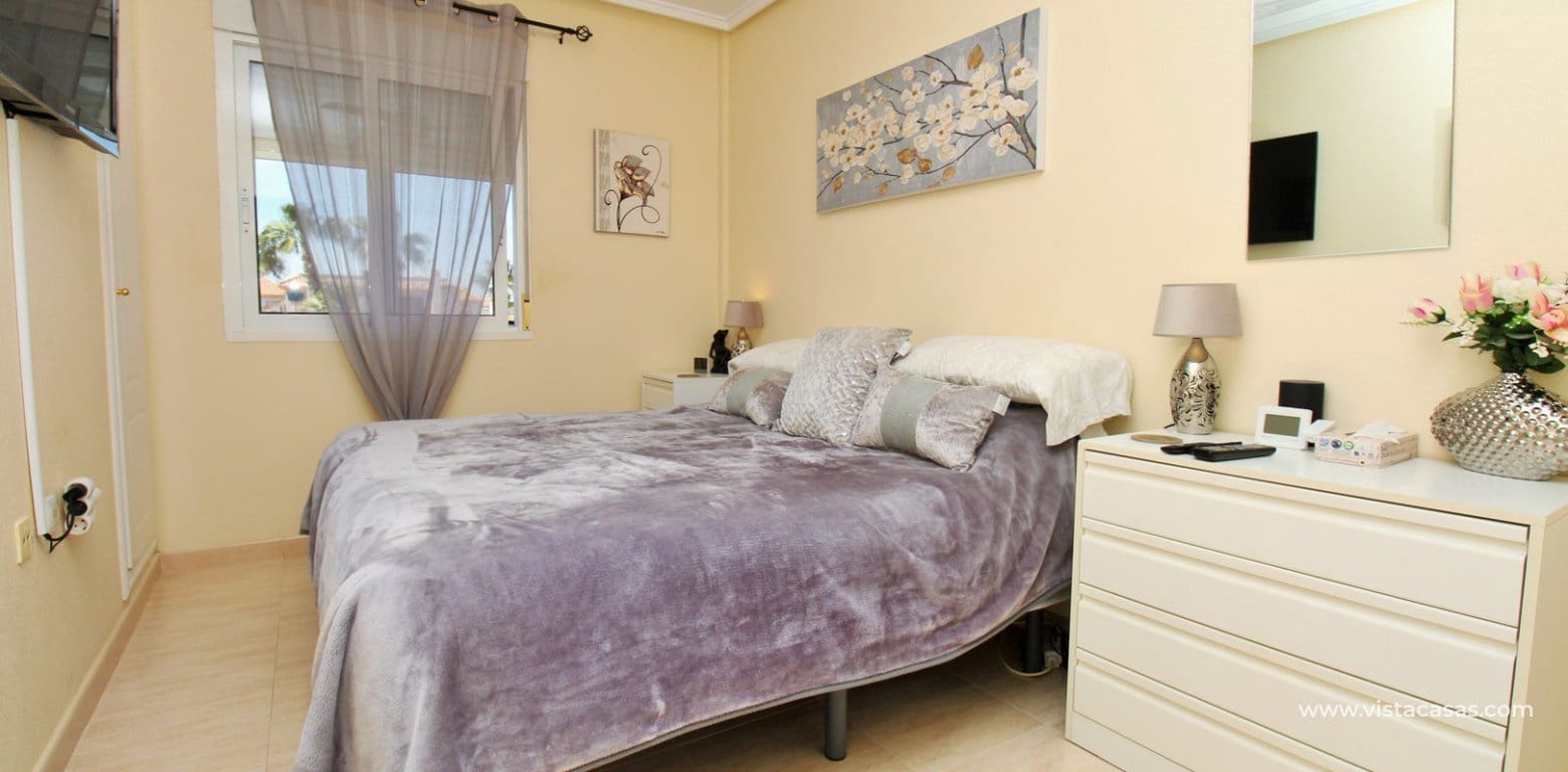 3 bedroom Townhouse for sale in Villamartin with pool - € 199,950 (Ref: 9787565)